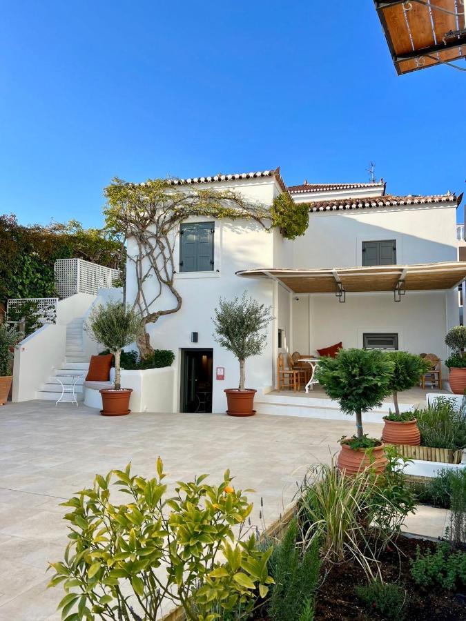 Yayaki Spetses Hotel Exterior photo
